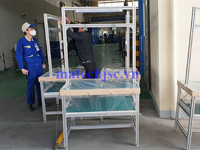 bàn nhôm định hình
