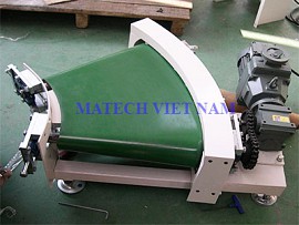 Băng tải PVC cong góc 75