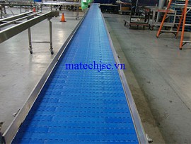 Băng tải xích tấm nhựa chuyển hàng
