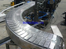 Băng tải xích bản lề inox cong 90 độ