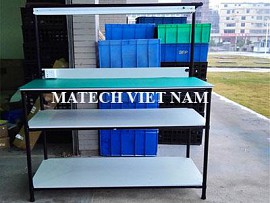 Bàn thao tác nhiều tầng ống thép bọc nhựa màu đen
