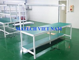 Bàn thao tác khung thép chống tĩnh điện có đèn một bên