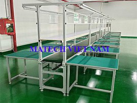 Bàn làm việc khung nhôm cạnh băng tải PVC