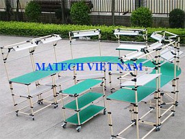 Bàn thao tác ống thép bọc nhựa nhiều tầng có bánh xe