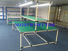 Bàn thao tác ống thép bọc nhựa khớp nối HJ đối xứng 2 bên có đèn