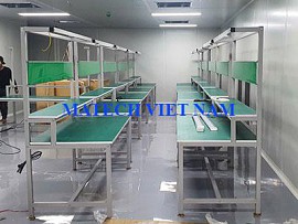 Bàn thao tác khung thép 2 tầng có đèn và mica tài liệu