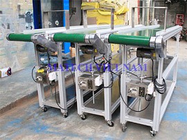 Băng tải nghiêng PVC chân tăng chỉnh