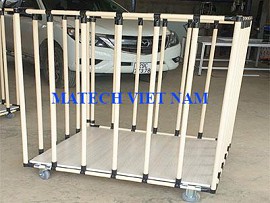 Xe đẩy hàng ống thép bọc nhựa thành chắn dọc