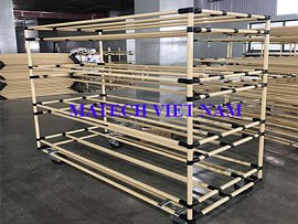 Xe đẩy hàng mũ bảo hiểm lắp ghép từ ống phi 27 và khớp nối